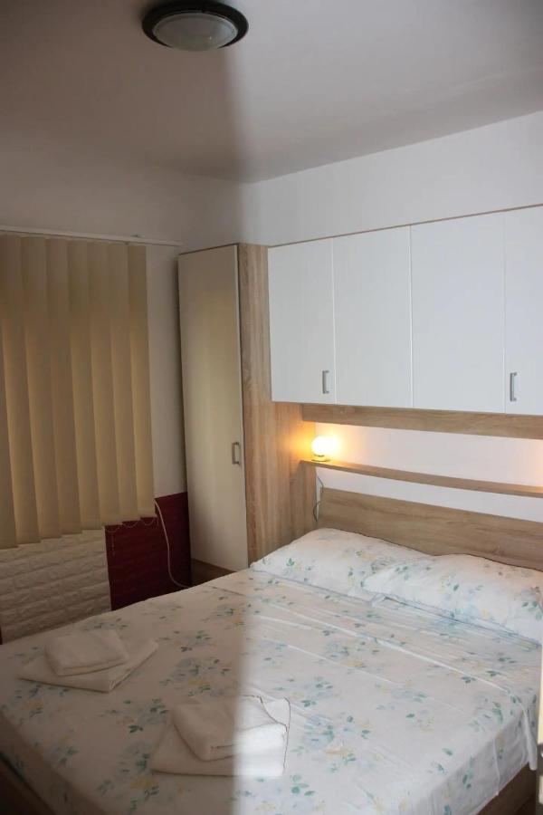 Apartments And Rooms Barbara Lastovo المظهر الخارجي الصورة