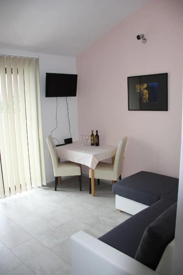 Apartments And Rooms Barbara Lastovo المظهر الخارجي الصورة